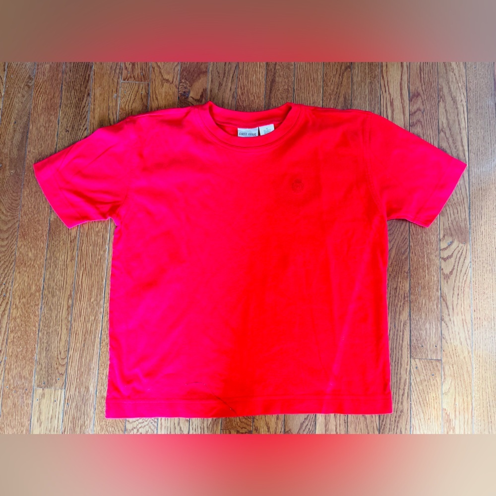 Women’s First Issue T Shirt Size M